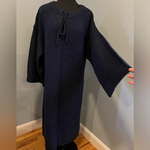 NWT J.Crew Relaxed tie-neck sweater-dress in Navy - Picture 6 of 15